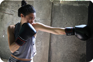 woman practicing boxing